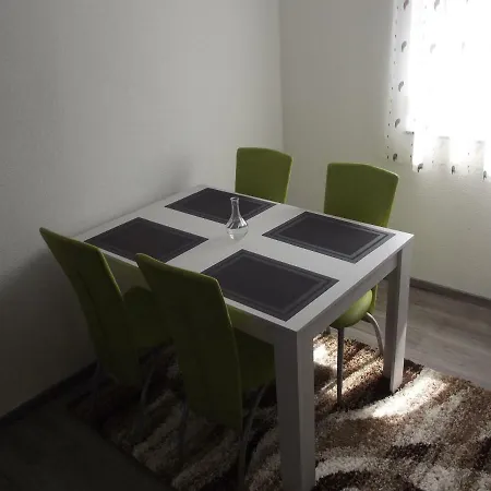 Schnell Apartment *