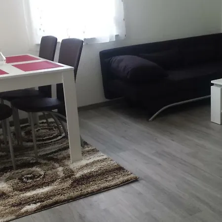 Schnell Apartment *