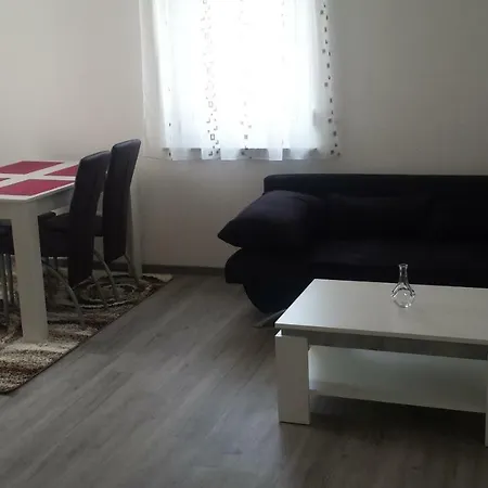 Schnell Apartment *